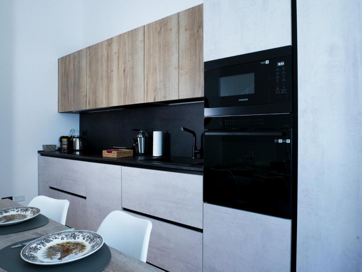 Wonderful Downtown Apartment-Hd Netflix, King-Size Bed, Two Minutes' Walk From Metro Мілан Екстер'єр фото